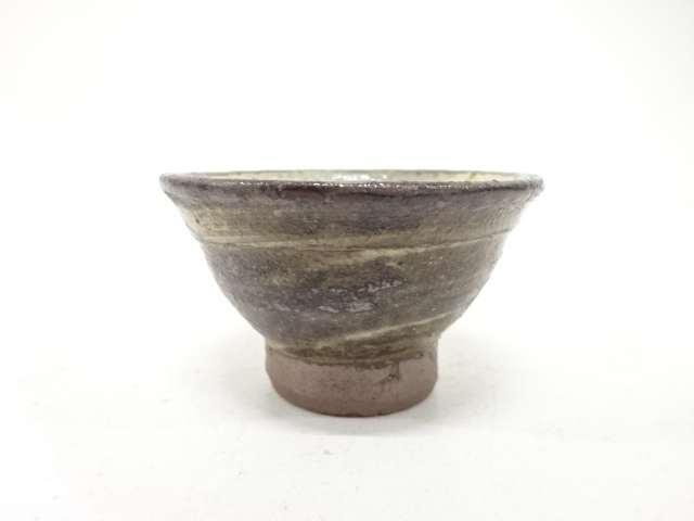  壺屋焼　人間国宝　金城次郎造　魚文　花瓶